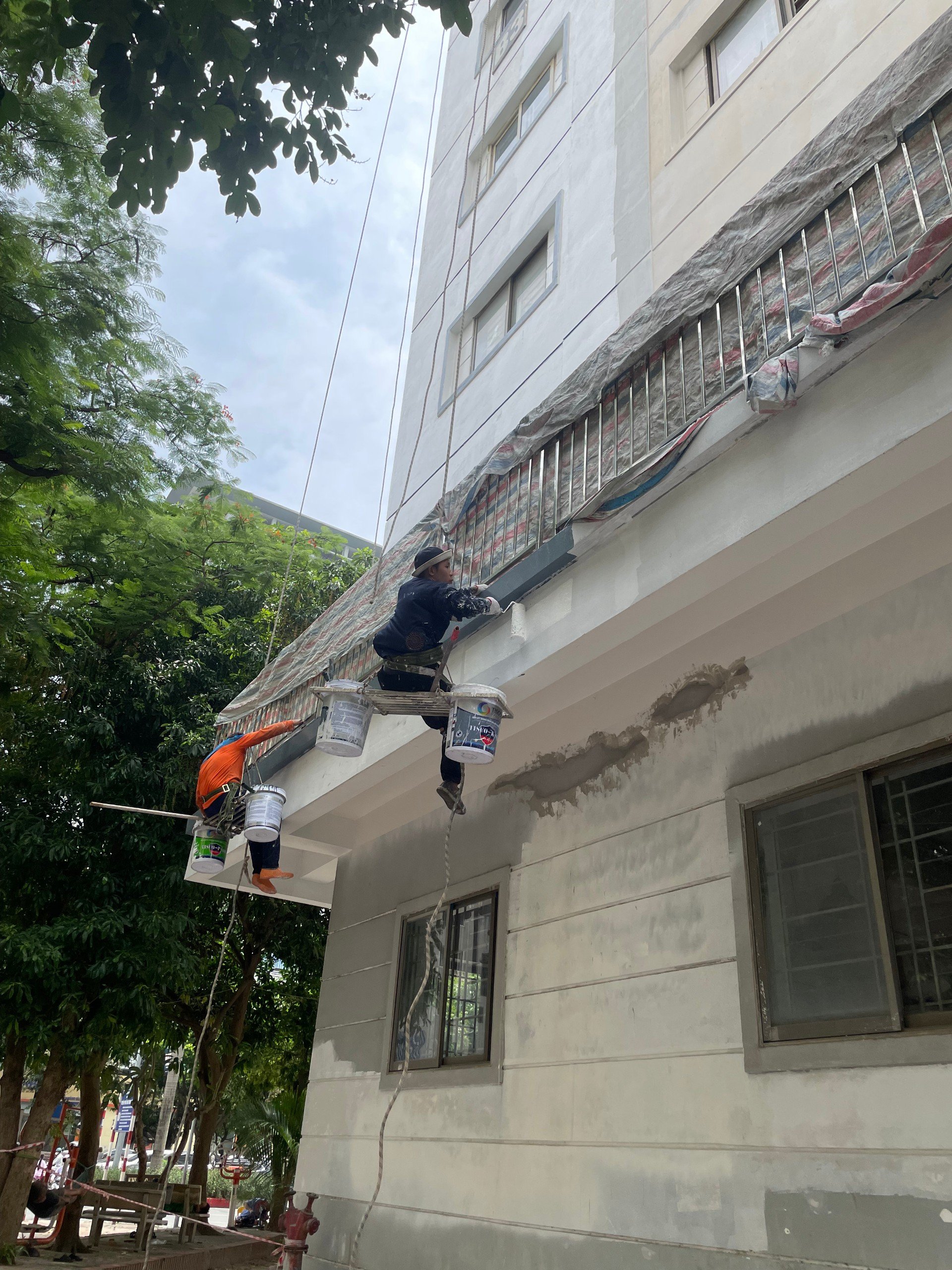 Sơn Kháng Kiềm Có Tác Dụng Gì? Giải Pháp Bảo Vệ Tường Nhà Bền Đẹp Cùng Sơn Tisco Việt Nam